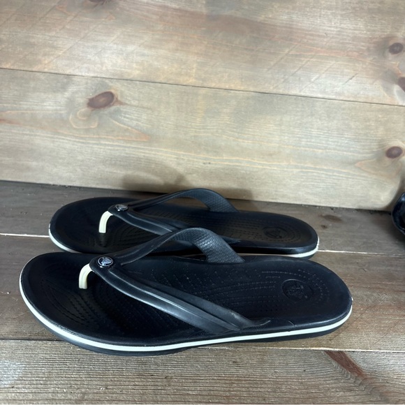 crocs classic womens size 8 shoes black slip on flip flop comfort sandals - Picture 1 of 8